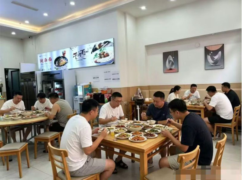 编号323，南岸东区华侨城早餐中餐店转让，